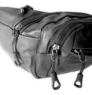 Detalle cierres y textura koala bolso impermeable hombre