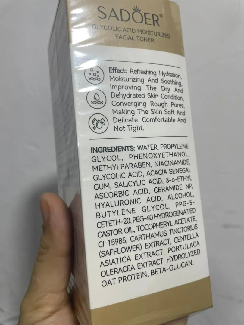 Caja del tónico facial SADOER con ácido glicólico mostrando ingredientes y beneficios LOCION-HIDRATANTE